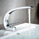 Grifo lavabo moderno tipo nórdico con lineas curvas monomando